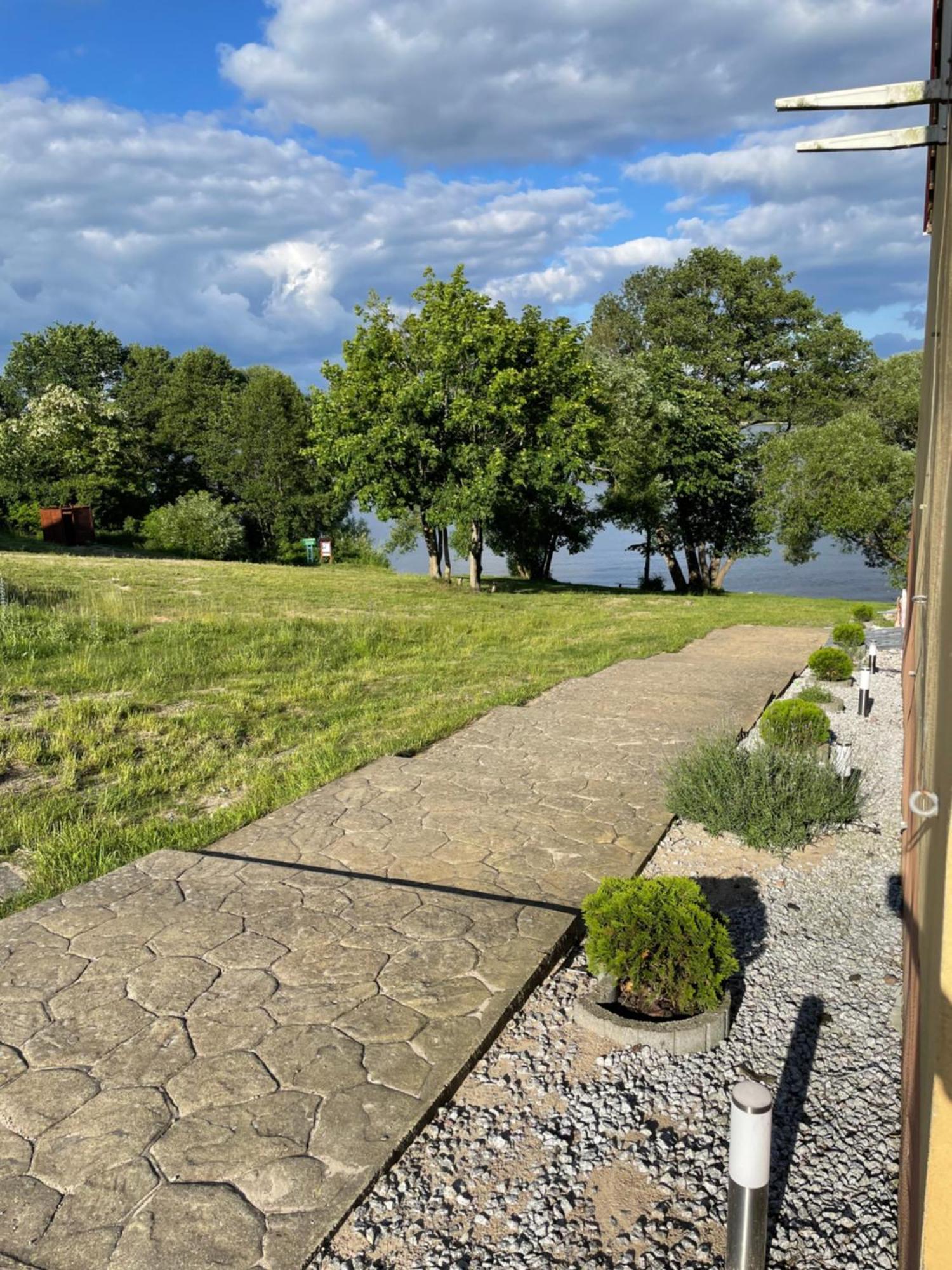 Pokoje Nad Jeziorakiem Siemiany Exterior foto